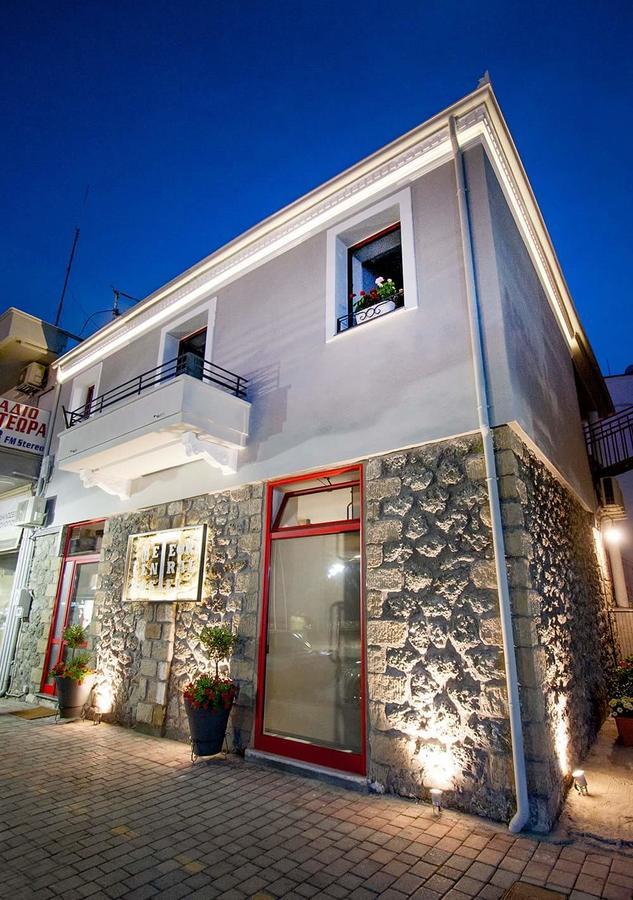 Meteora Central Hostel Калампака Екстериор снимка