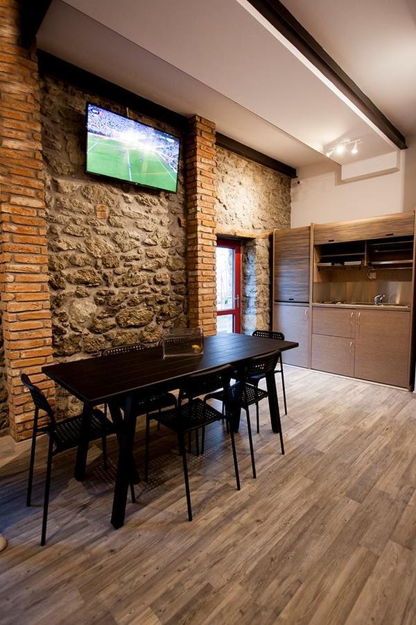 Meteora Central Hostel Калампака Екстериор снимка