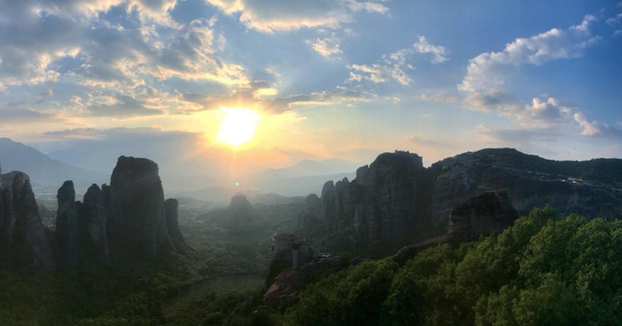 Meteora Central Hostel Калампака Екстериор снимка