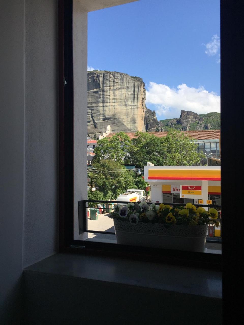 Meteora Central Hostel Калампака Екстериор снимка