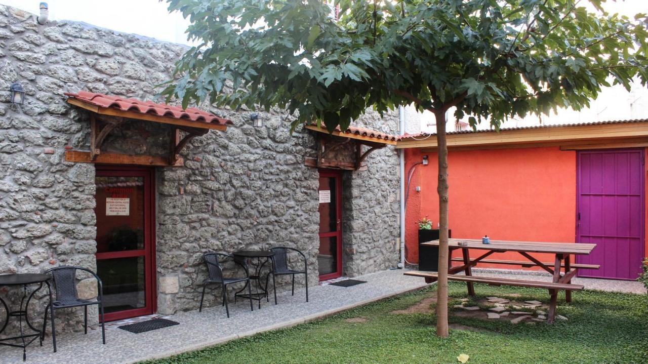 Meteora Central Hostel Калампака Екстериор снимка