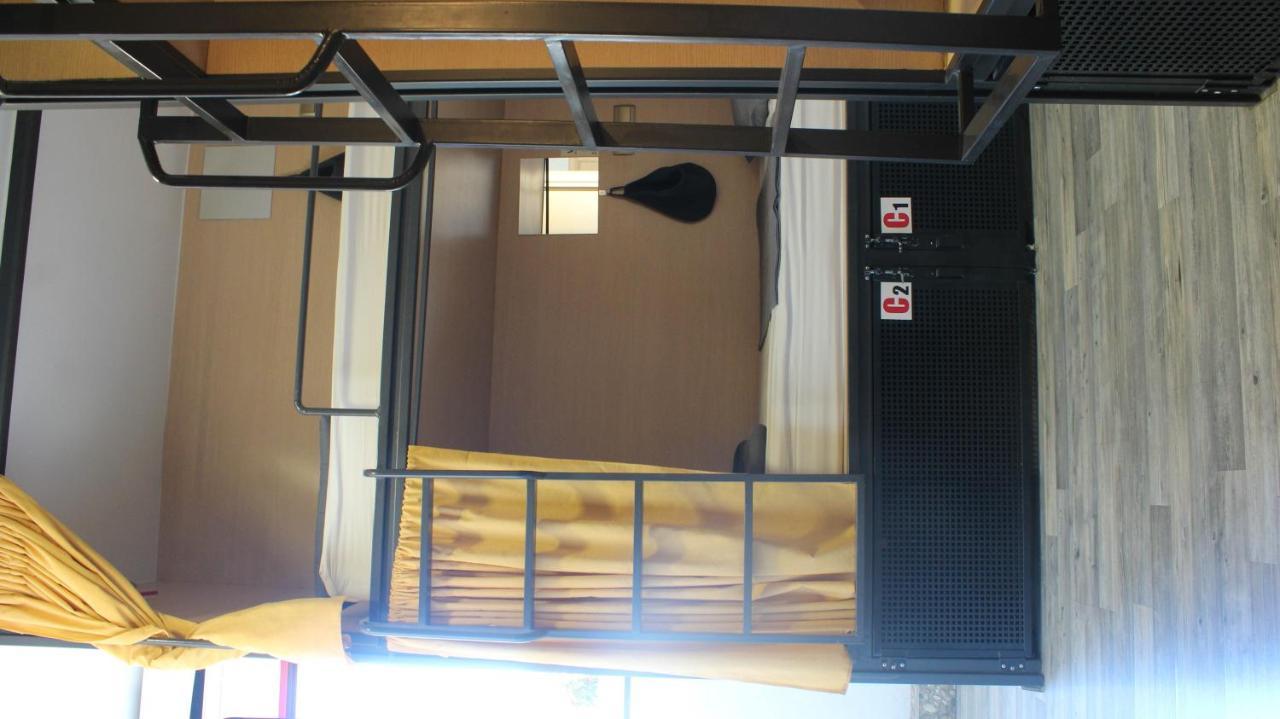 Meteora Central Hostel Калампака Екстериор снимка