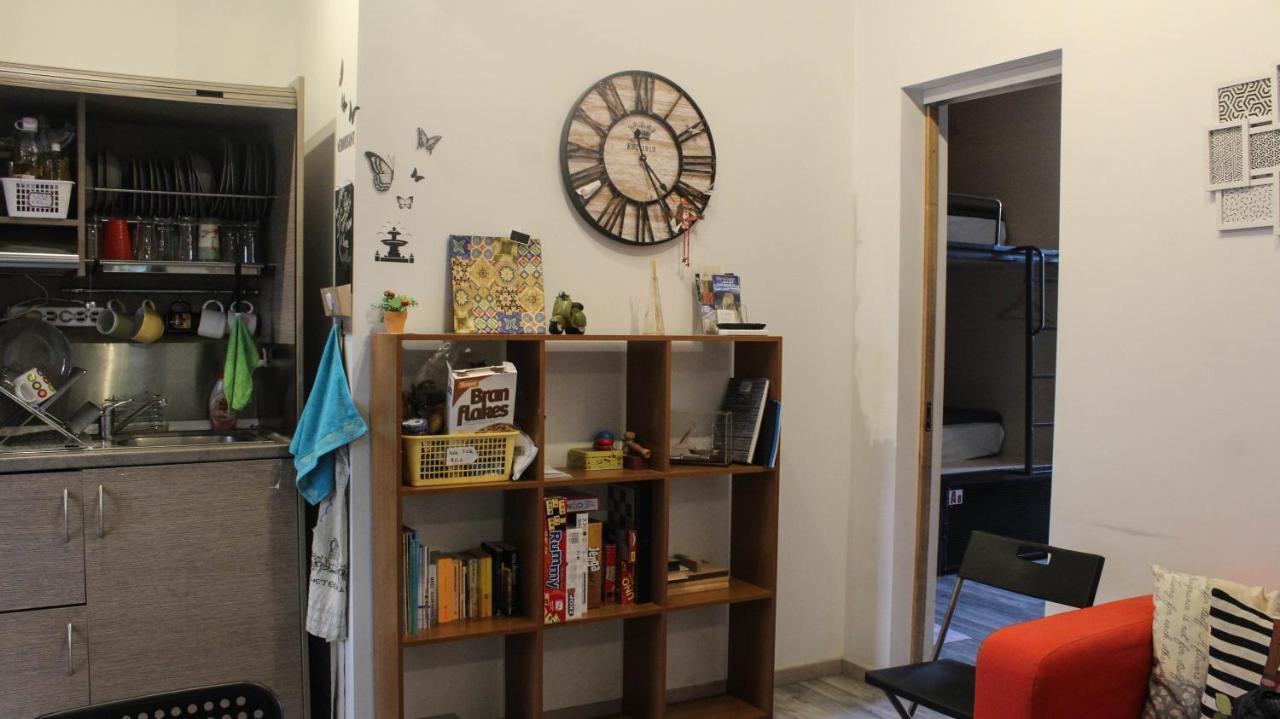 Meteora Central Hostel Калампака Екстериор снимка