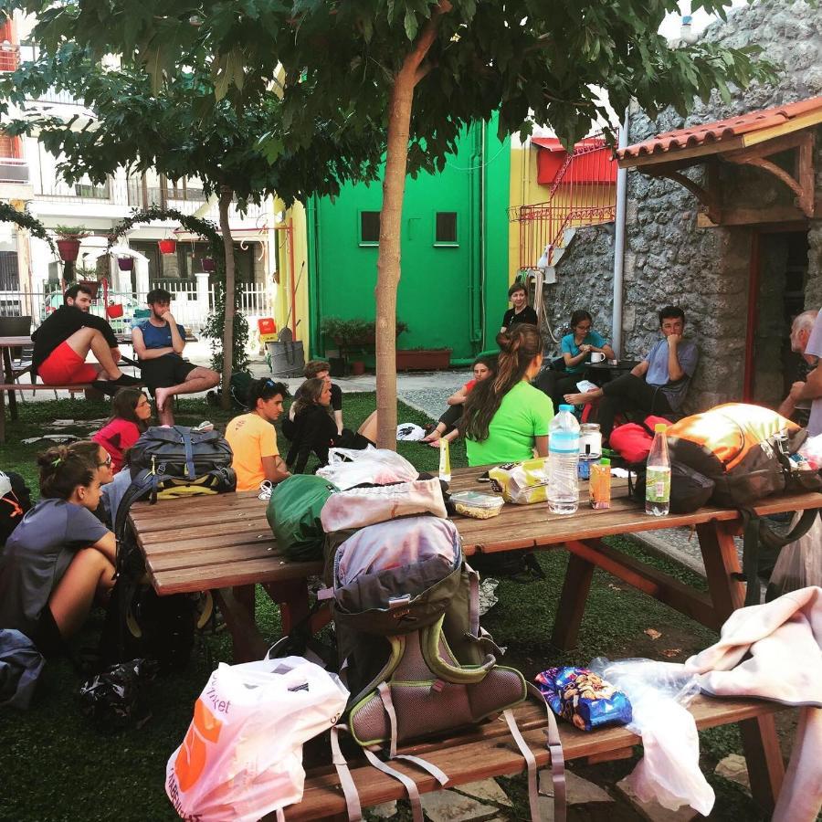Meteora Central Hostel Калампака Екстериор снимка